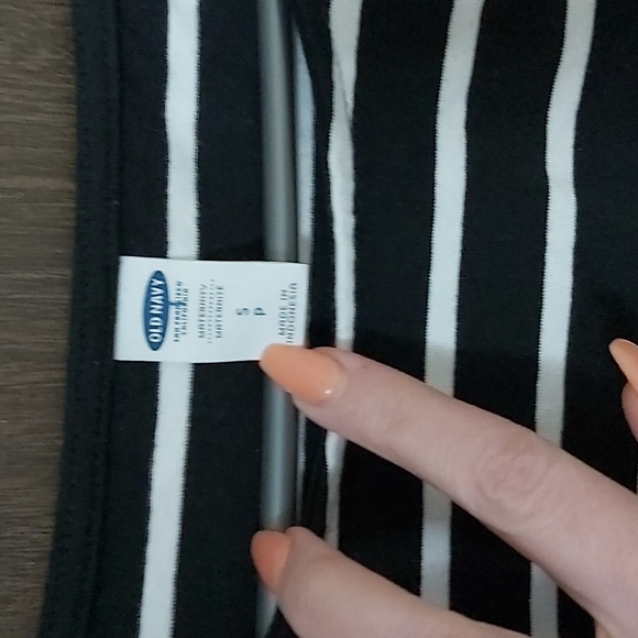 Old navy maternity bodycon dress - Picture 2 of 3